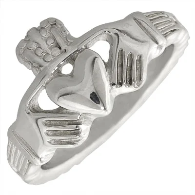 Women’s rings with vibrant aventurine for luck -Ladies Claddagh Ring in Sterling Silver (size 6)